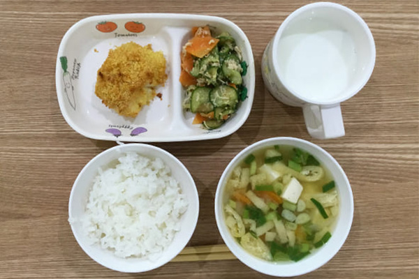 お誕生日会（園児手作りカレー）